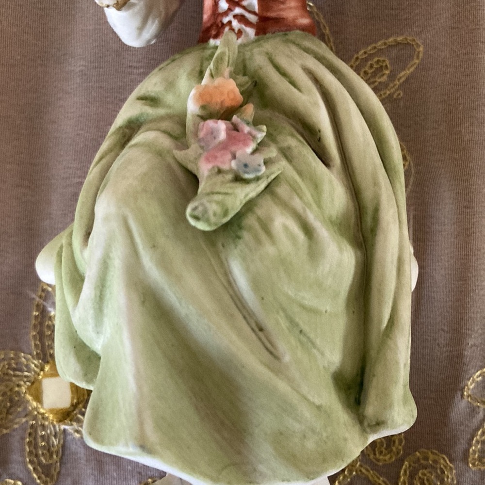 Vintage Hand Painted Porcelain Bisque Lady Figurine - Picture 5 of 10